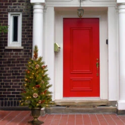 Christmas Central 4’ Pre-Lit Potted Berry Entrance Christmas Tree, Clear Lights -Christmas Decoration Shop dnat pebb3 306 40 4 31089.1631812348